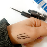 خط چشم مایع نیوآ (NIVEA) مدل Black Extreme